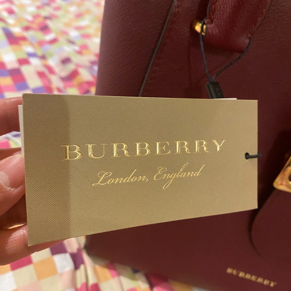 Burberry - Picture 8 of 10